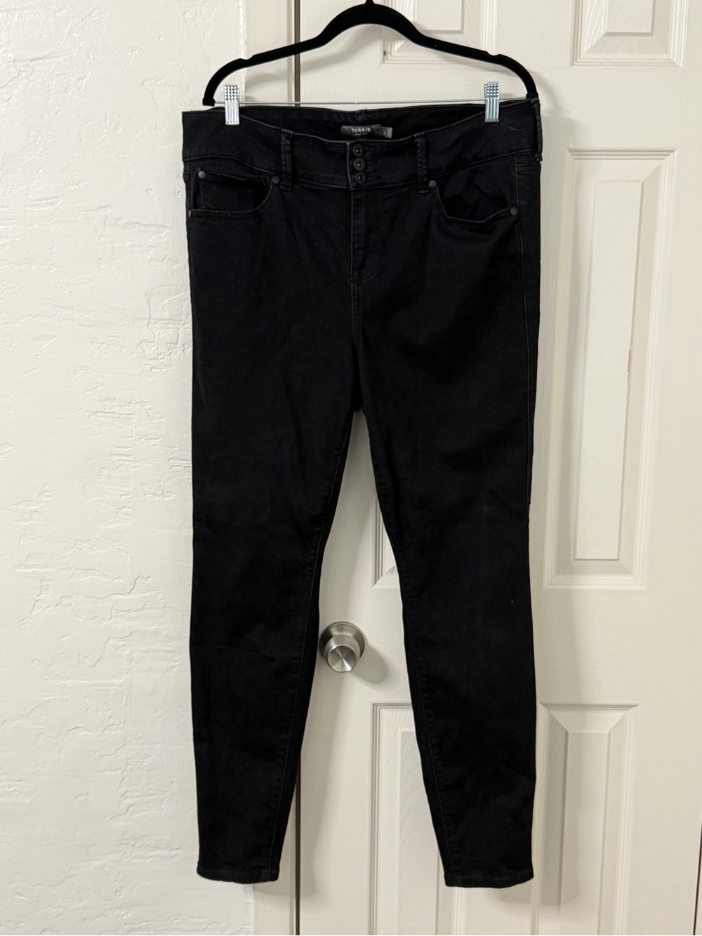 Torrid Black Skinny High Rise Jegging - 18 Tall